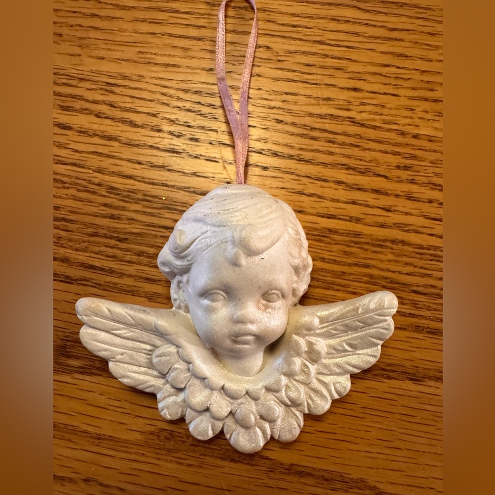Elegant White Angel Cherub ceramic Ornament